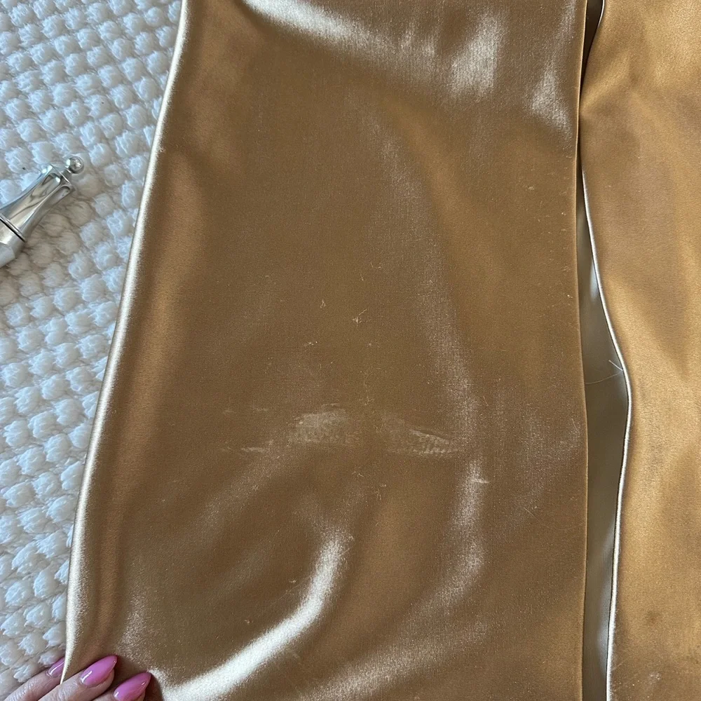 Retrofete Strapless Gold Gown - Picture 9 of 10